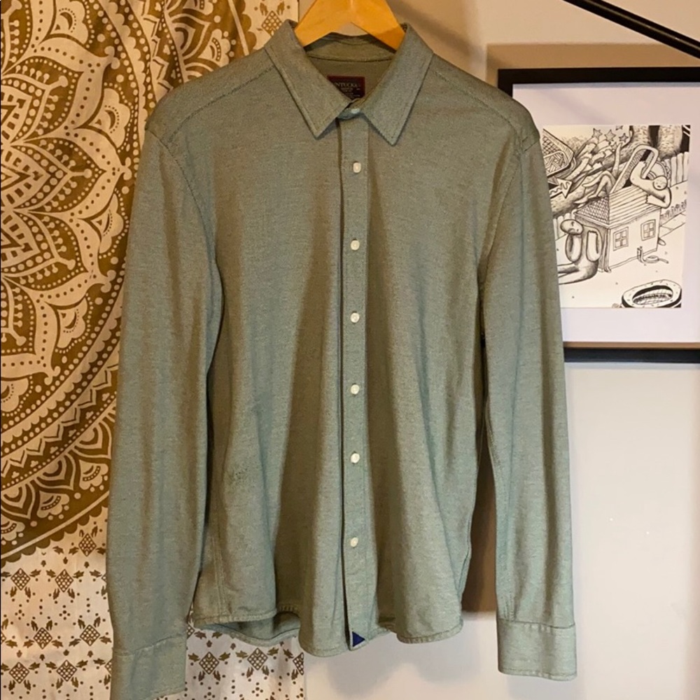 Untuckit Button Down